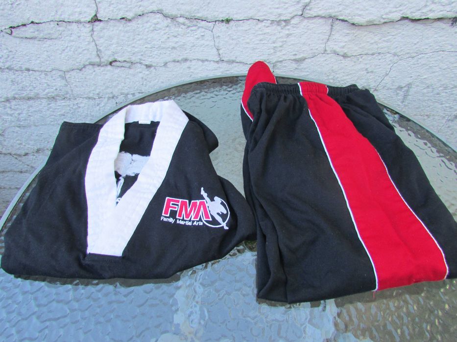 Екипировка за карате - кик бокс FMA