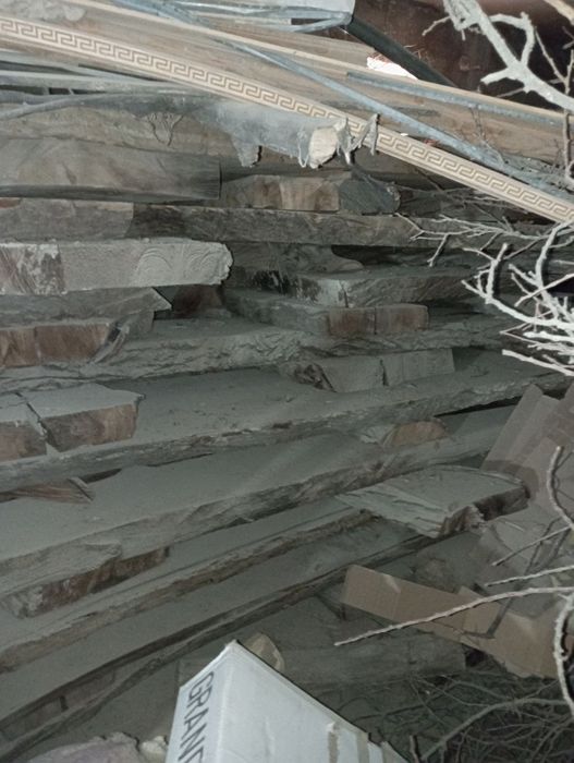 Taxta srochni sotiladi