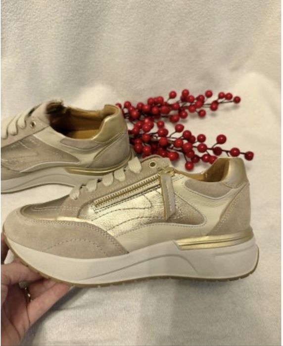 Дамски кецове в злетно