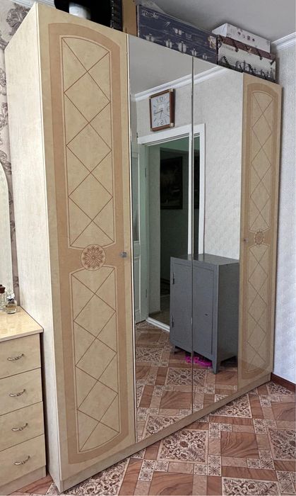 Спальный гарнитур