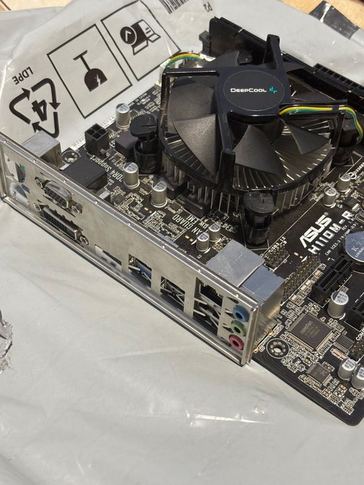 Placă de bază ASUS H110M + Intel Core i5‑7400F + 8GB DDR4
