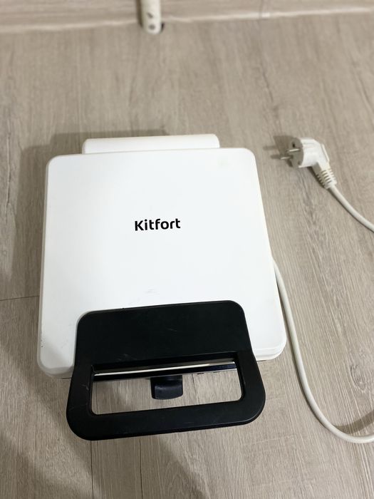 Продаётся вафельница и сэндвичница/грильница