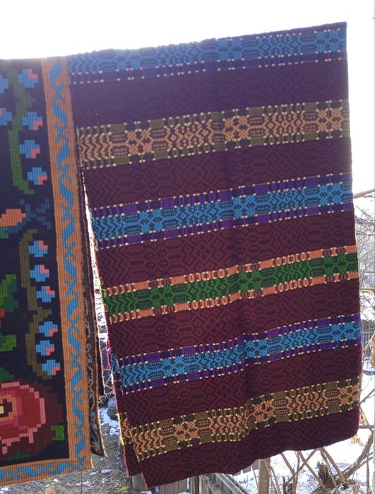 Vand coverturi , prosoape , paturi , fete de masa traditionale