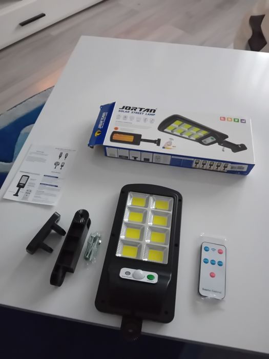 Lămpi solare 150 lumeni  autonomie 6_ 9 ore!