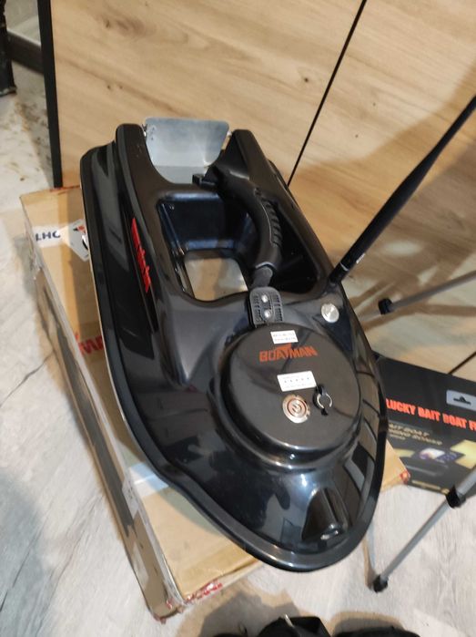 Лодка boatman със GPS и сонар