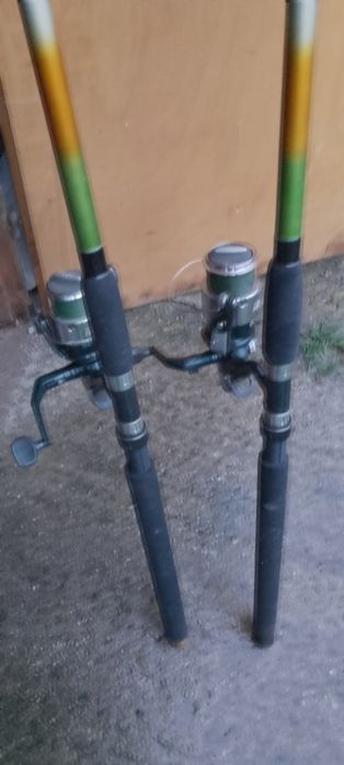 Въдици 2 бр. с макари
