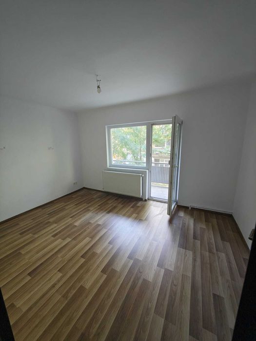 Vand apartament 4 camere, Micro 16