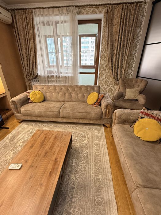 Продам срочно диван! В отличном состоянии