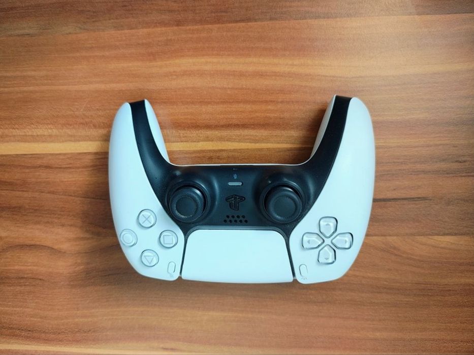 Controller / Maneta PlayStation 5 alb impecabilă.
