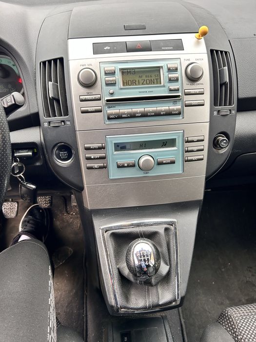 Тойота Корола Версо.D-4D. 177к.с.На!части!Toyota corolla verso 2.2.D-4