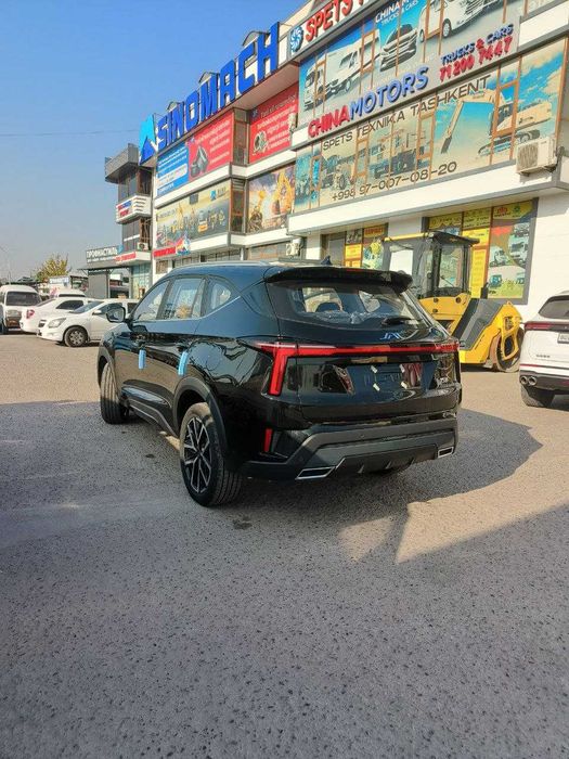 Jac JS8 Кроссовер 1кунда номизга чикади