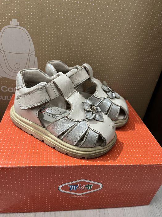 Детская обувь для девочки