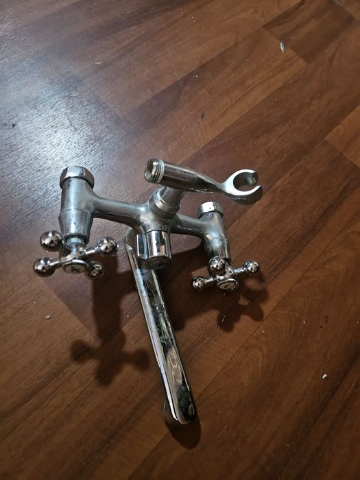 Продам смеситель в хорошем срстоянии