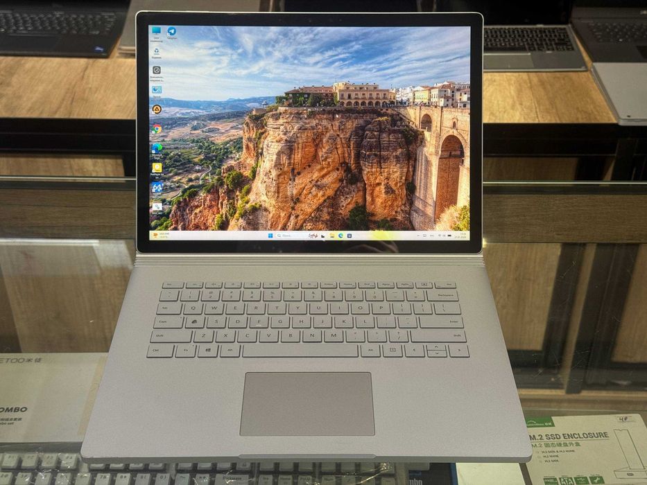 SURFACE Book 3 CORE i7-1065G7, 32гб, 1T ssd Nvidia GTX 1660ti