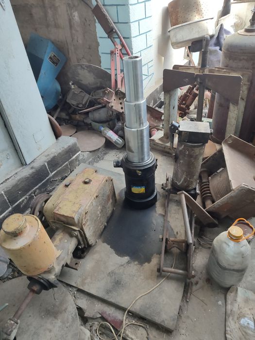 Вилы пресс лопаты , самовар утварь