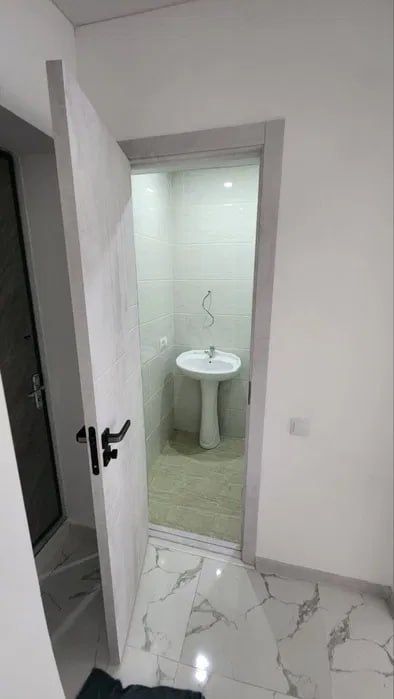 Вдоль дороги 2 комнаты 35м² якасарай Саламатина с ремонтом