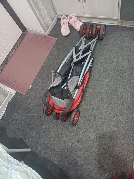 Продаётся прогулочная коляска трость