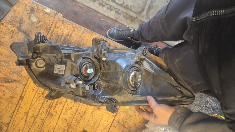 Оригинален Ляв Фар за Тойота Аурис 2007- 2012г