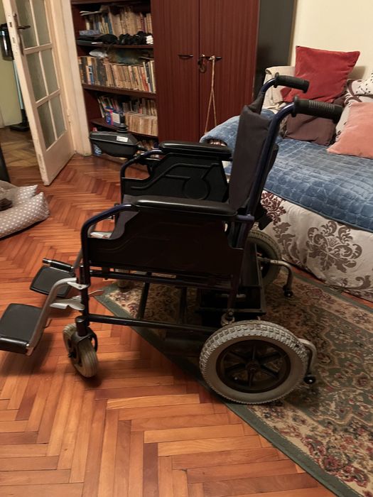 Scaun cu rotile electric