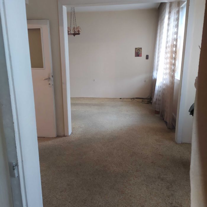 Продава се Тристаен апартамент в Плевен, Идеален център - 83 кв.м за 1446 €/кв.м - Снимка #1