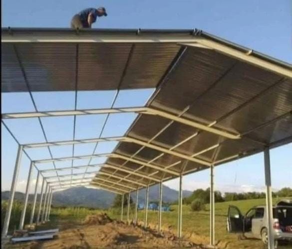 Vând hala metalică 10x20x4 învelita cu tabla