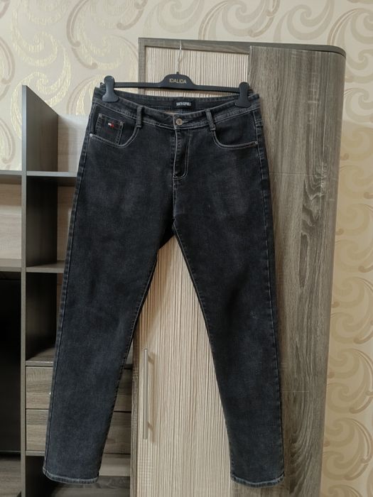 Мужские джинсы р33.