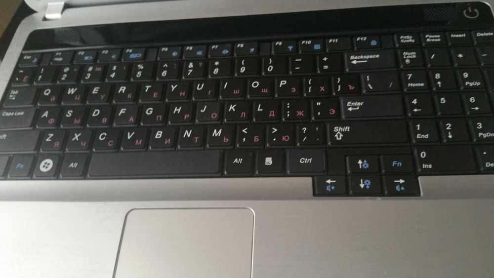 Лаптоп SAMSUNG-15 инча