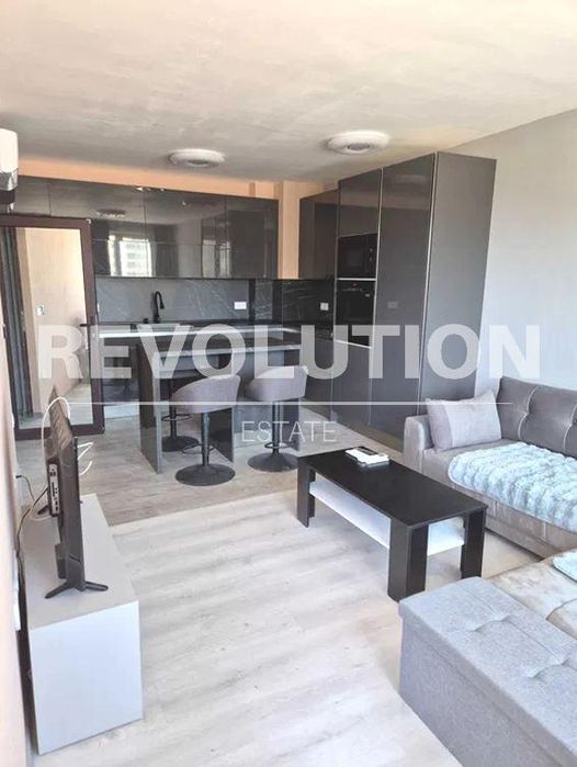 Дава се под наем Двустаен апартамент в Варна, Победа - 61 кв.м за 700 € - Снимка #1