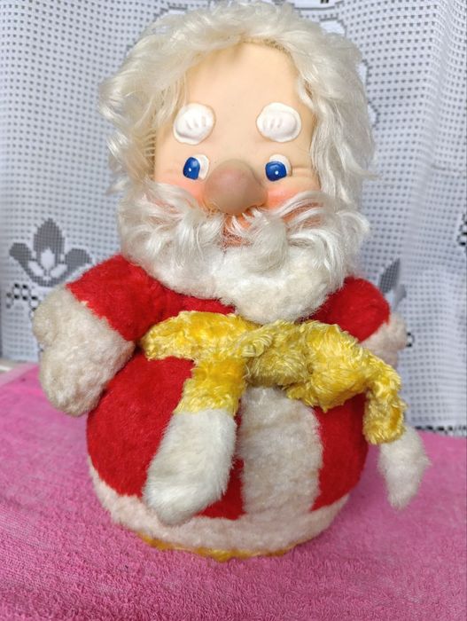 Плюшевые , резиновые  игрушки ,  значки   СССР