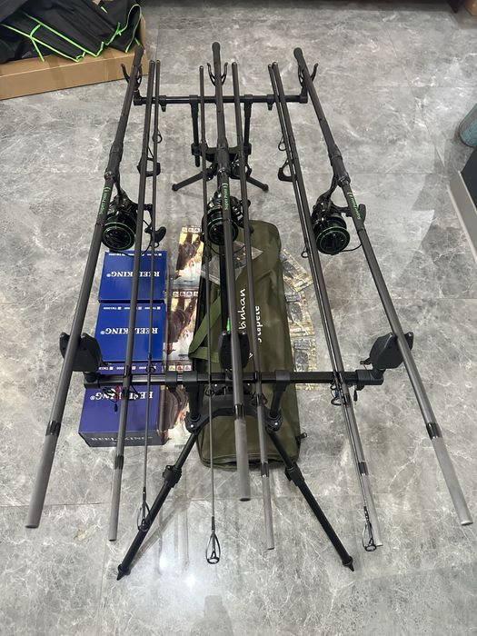 Set pescuit crap complet – 3 lansete Robinhan 3.90m + mulinete Reelsking TM10000 + Rod Pod Robinhan