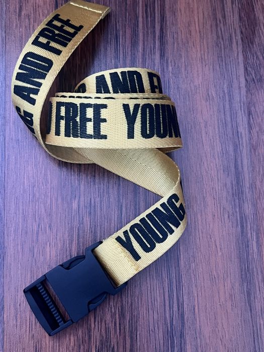 Ремень текстильный с надписью Young and Free, регулируемый