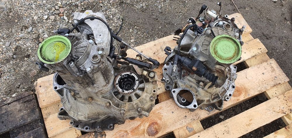 Cutie viteze Golf 4/Octavia 1/Seat 1.4 benzină 02K301107J 5+1 Trepte