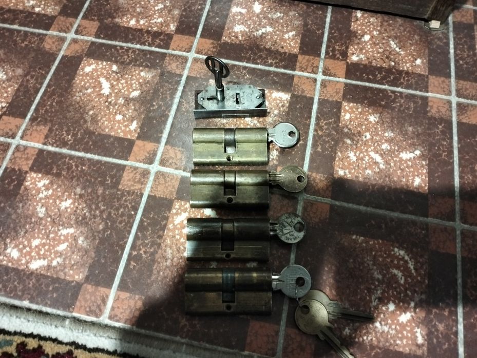 Секретен патрон Metal