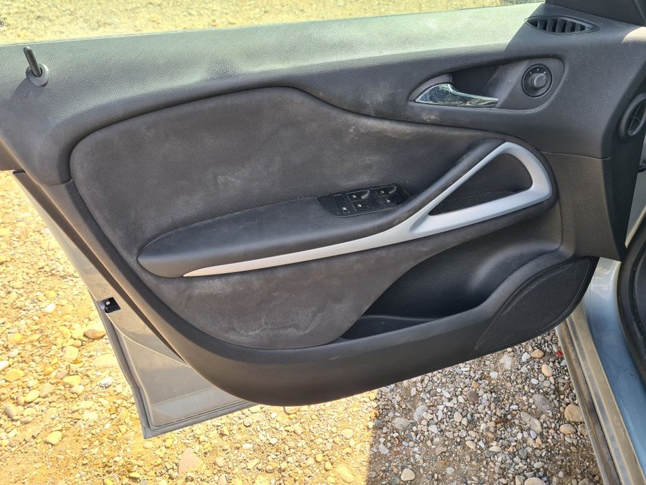 Opel zafira 1.6-150ks- turbo metan