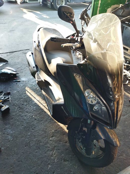 Kymco Downtown-200i и 300-На части