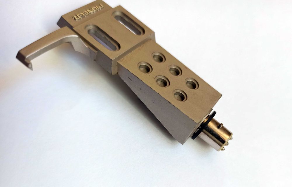 Фирменный шелл Pioneer для проигрывателей винила.