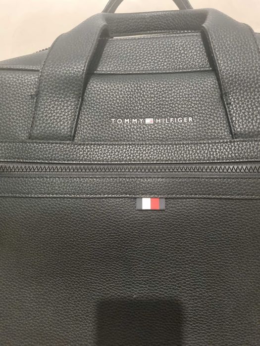 TOMMY HILFIGER Чанта за документи 'Essential' в Черно