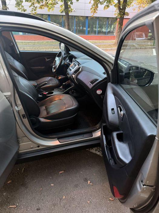 HYUNDAI ix35 2011 — imagine 3