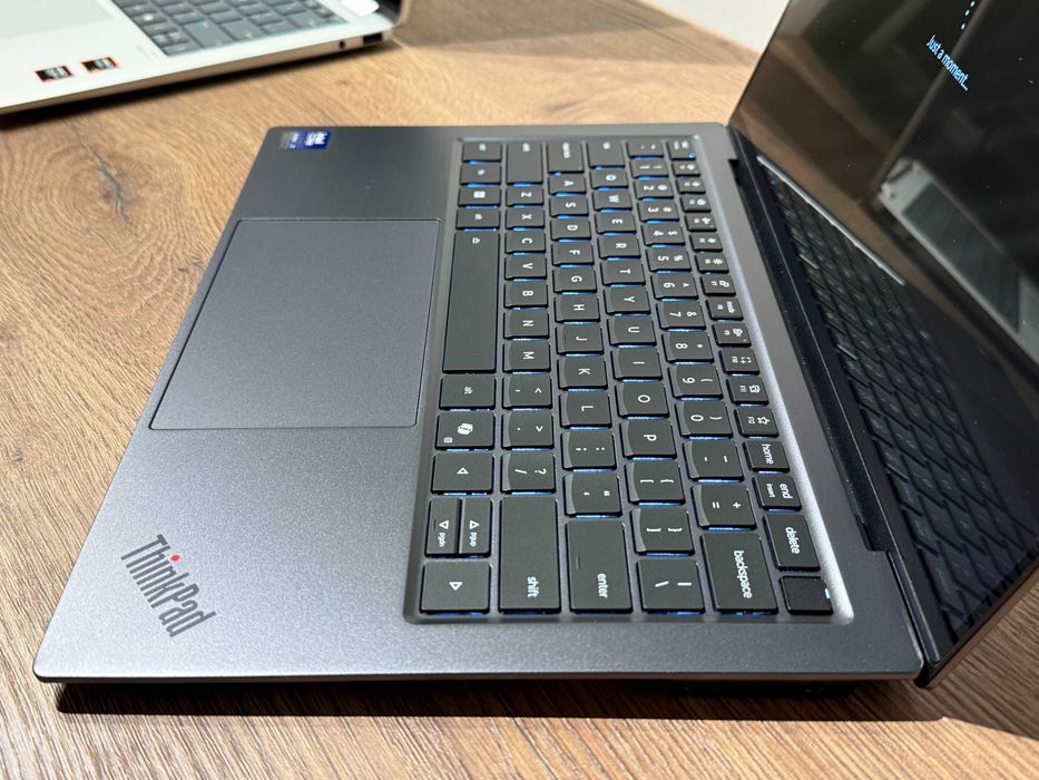 Laptop Lenovo ThinkPad X9-14 2.8K OLED 120Hz Ultra 7 258V 32GB Ram 1TB SSD AlienStore