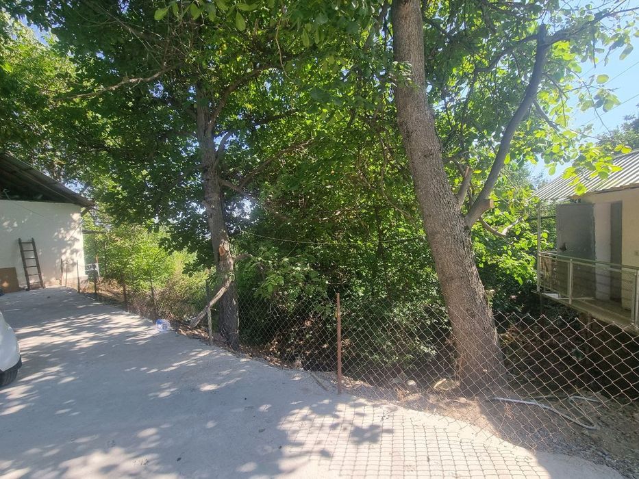 Дача сотилади октошда йул юзида