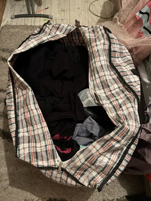 отдам сумку вещей обувей