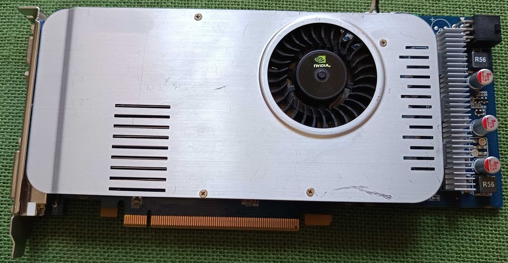 Placa video gaming vintage Nvidia GTS 240 2Gb 256 bit GDDR3