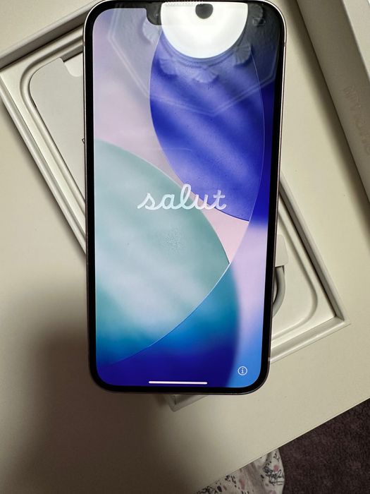 Vând iPhone 13, 128 GB, Roz, impecabil