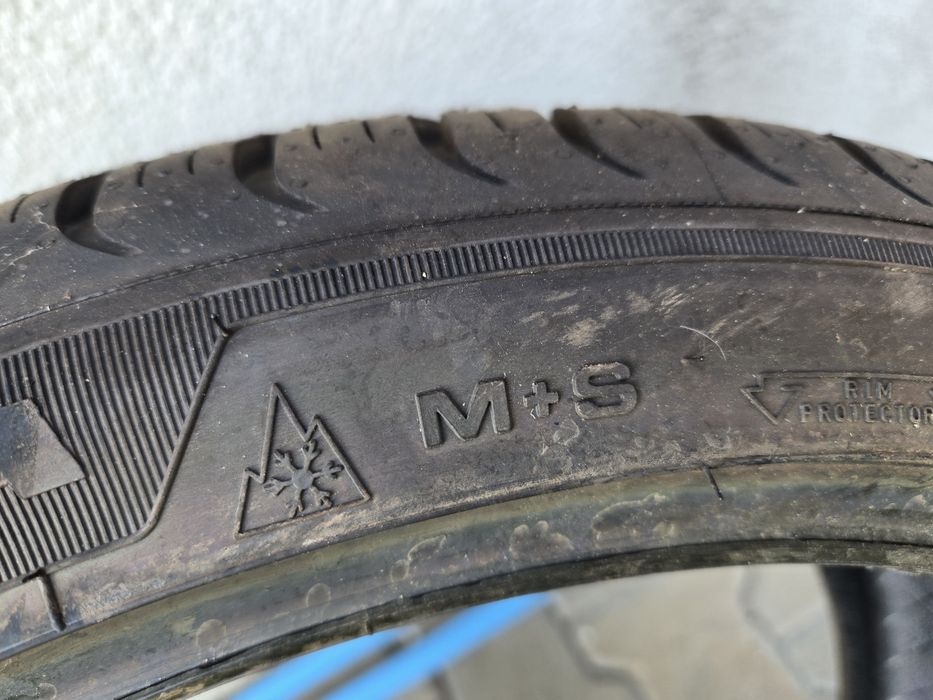 Cauciuc debica 225 40 r18 M+S