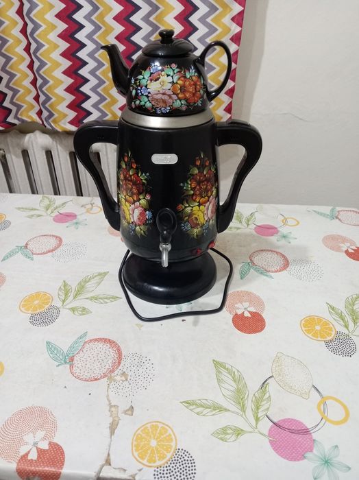 Продам самовар электическии