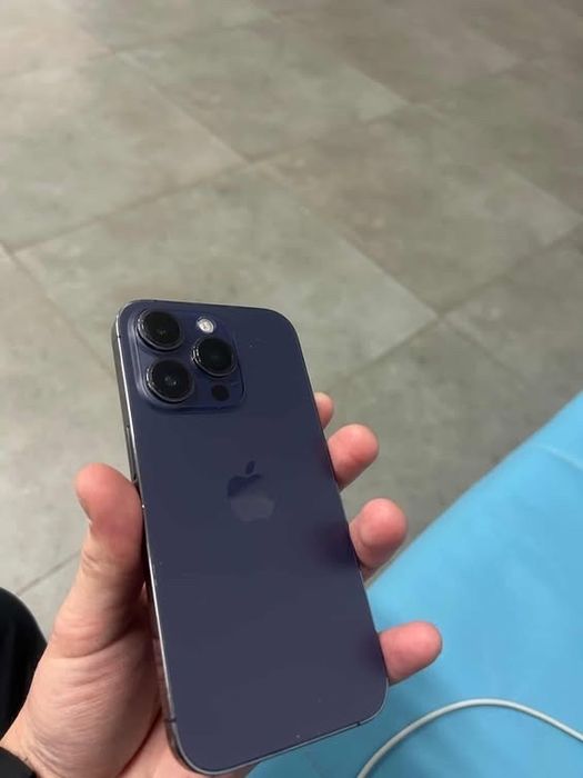 Продам айфон 14про