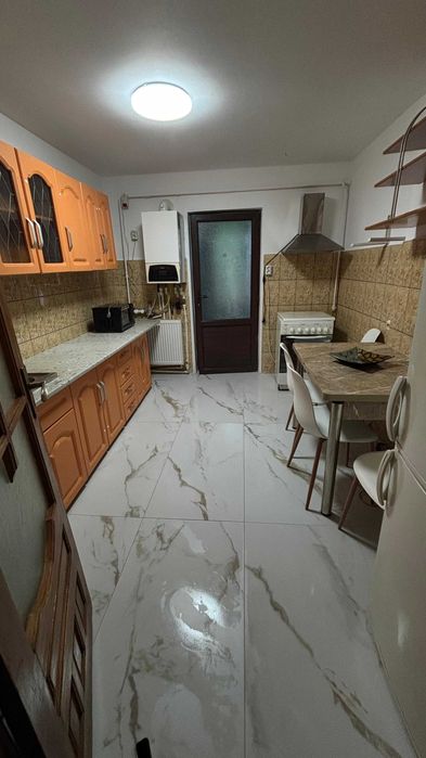 Apartament 3 camere|80MP|Pretabil activitate economica/ locuința