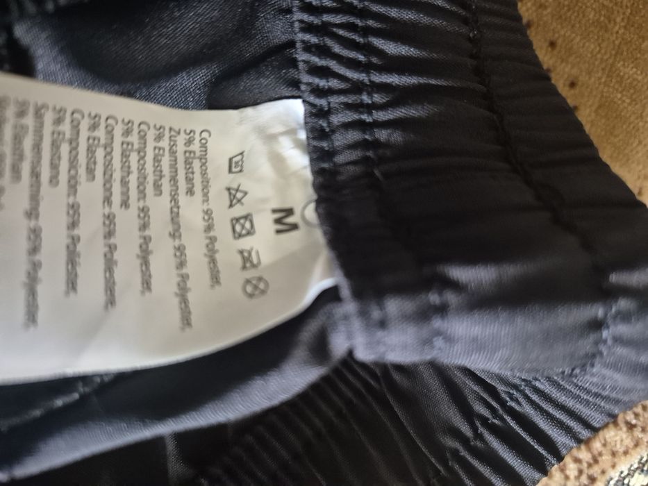 Pantaloni de Vara Noi
