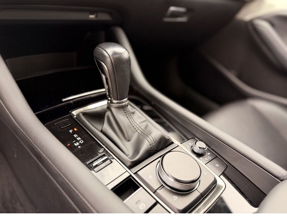 Mazda 3 2.0 e-SkyActiv- 186 CP BENZINA HYBRID 55.000 KM - Garanție / Rate