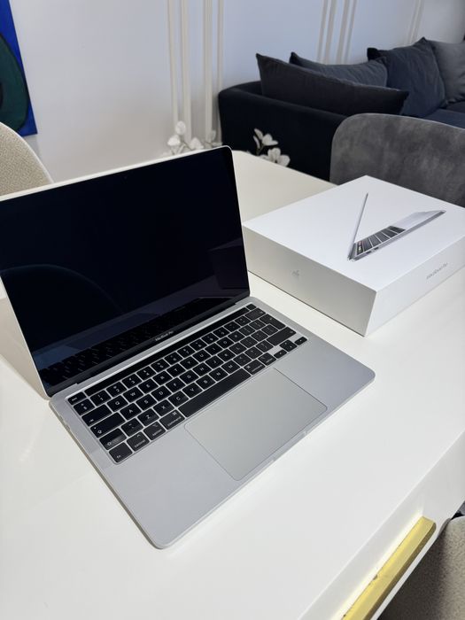 MacBook Pro 13” 2020 (i5)